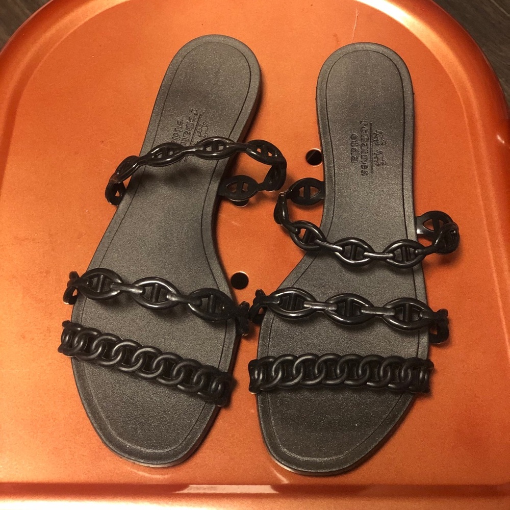 Black jelly chain link sandals- size 40